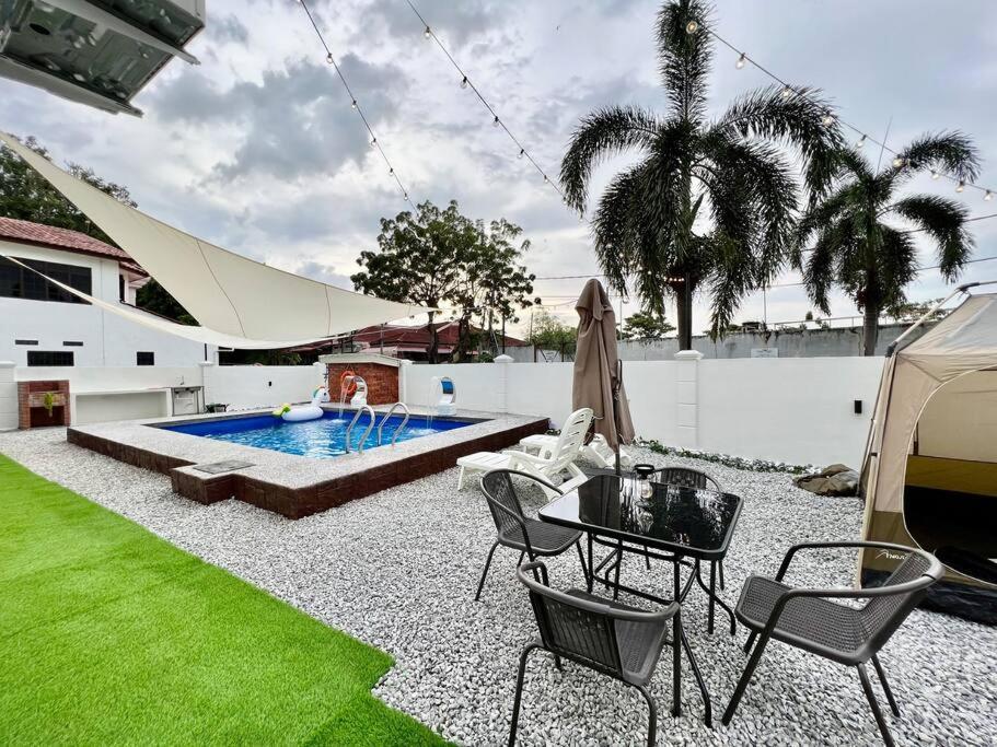 Willa Klebang Melaka Private Pool 12Pax-4Br-Sing K-Coway Zewnętrze zdjęcie