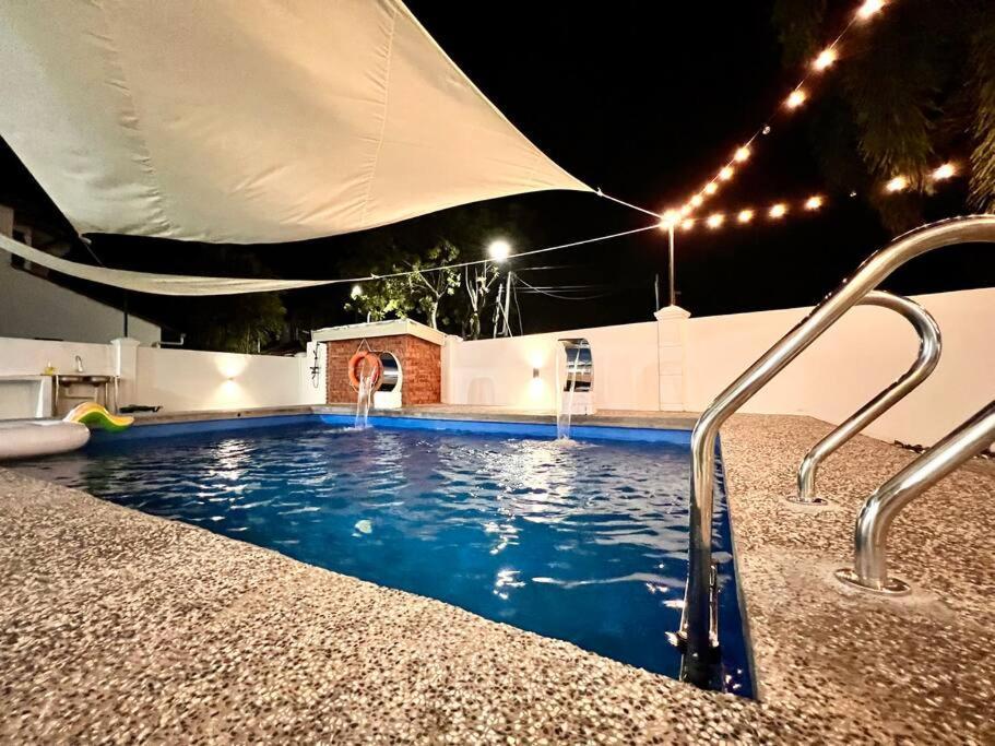 Willa Klebang Melaka Private Pool 12Pax-4Br-Sing K-Coway Zewnętrze zdjęcie